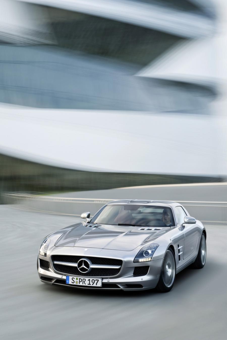  Mercedes-Benz SLS AMG 2010 года  (фото 23 из 526)